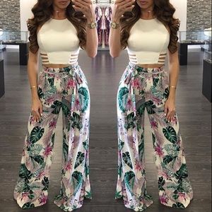 On sale! Wide leg tropical pants